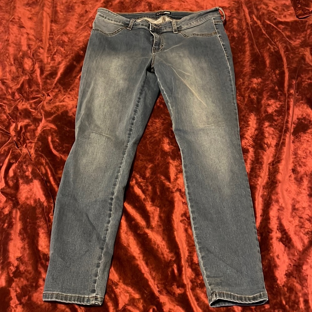 Fashion nova size 13 jeans